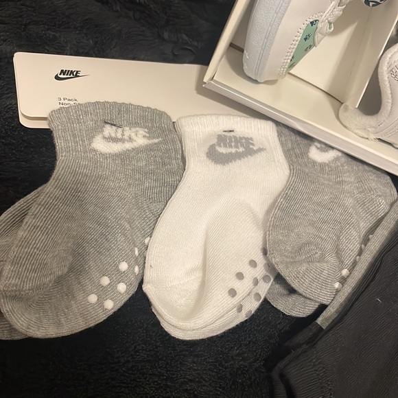 BABY Nike bundle - Picture 3 of 5